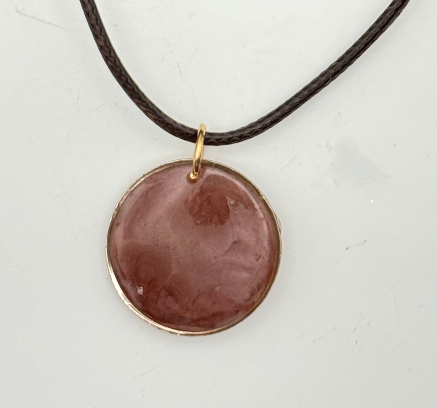 Round pendant