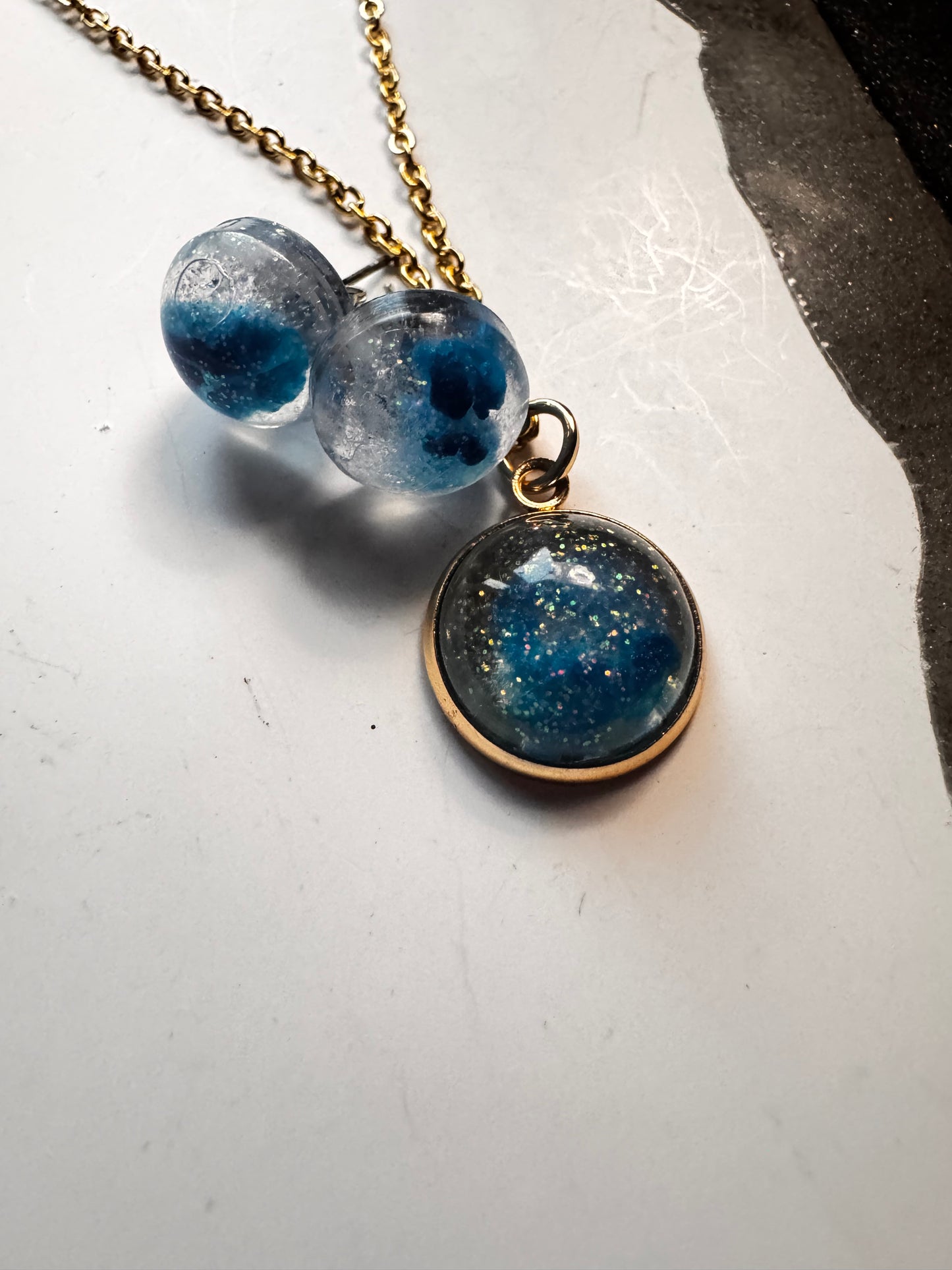 Blue & white dazzle set