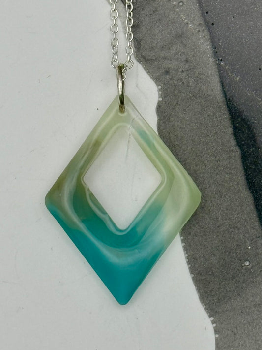 Green gradiant diamond-shaped pendant