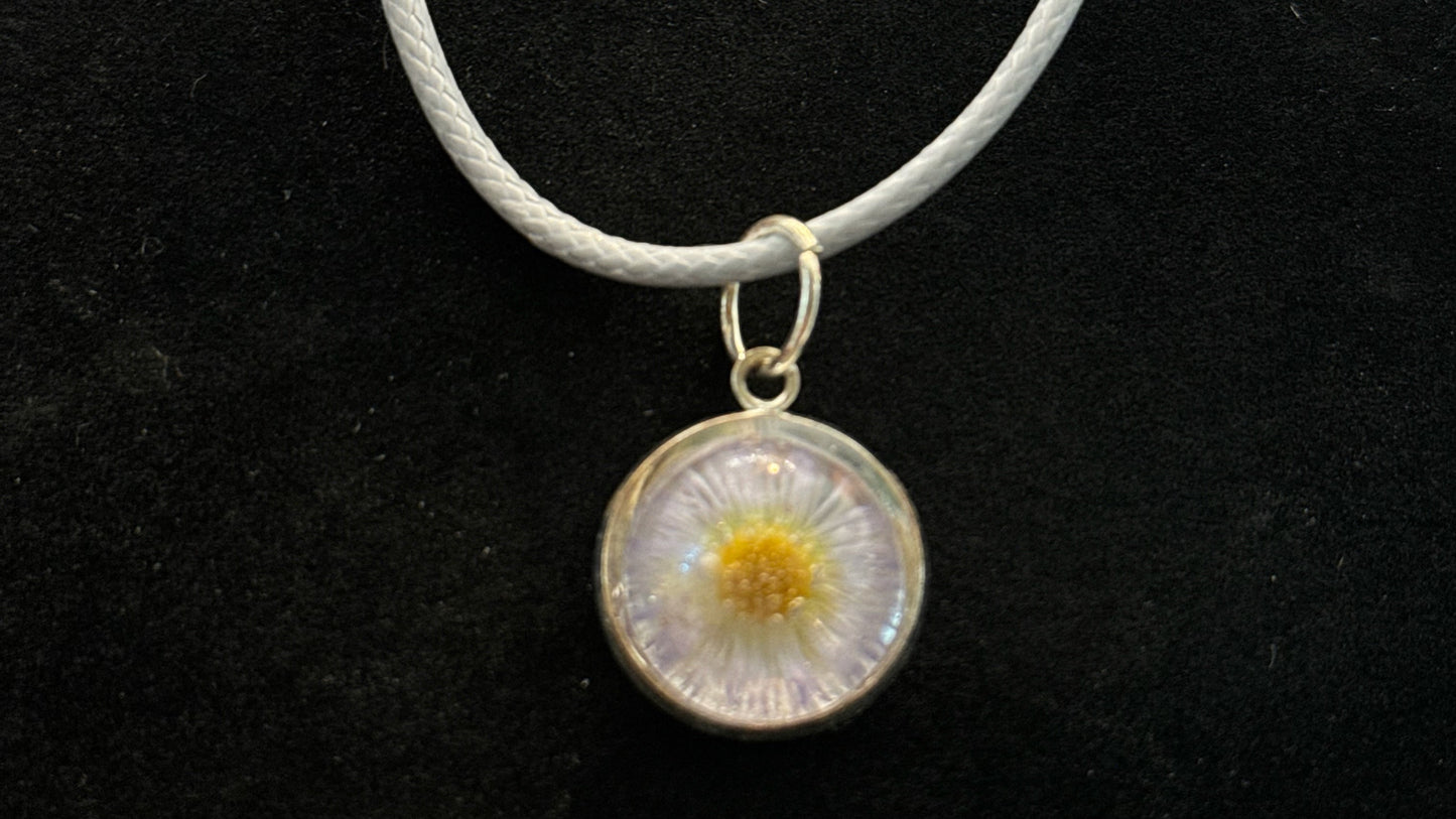 Daisy Charm-2