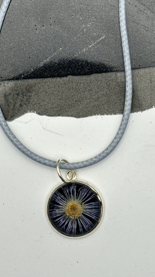 Daisy Charm-4