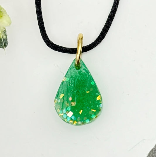 Gilded Dewdrop