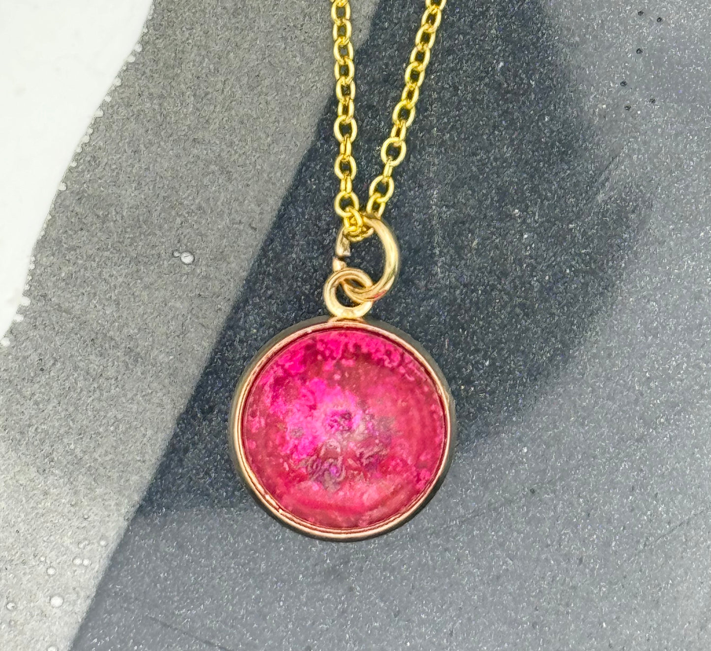 Pink round pendant