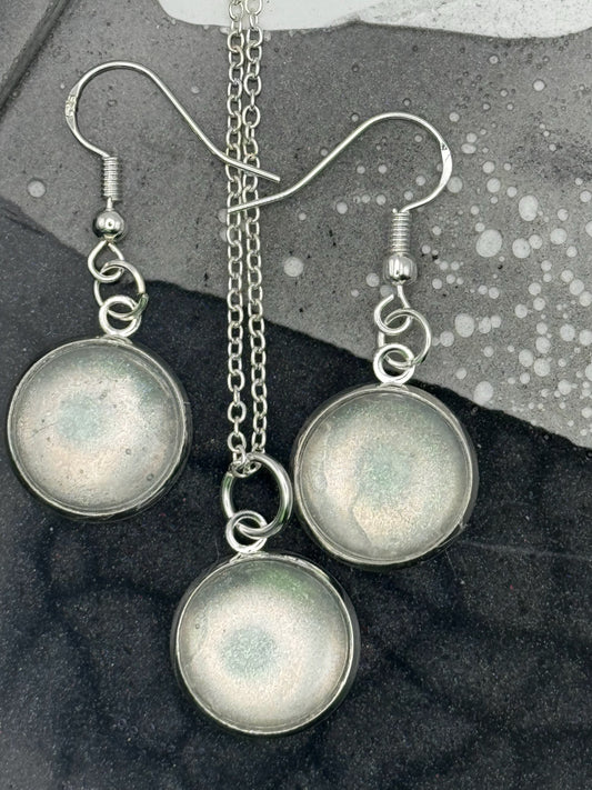 Roxy’s Reflection earring and necklace set