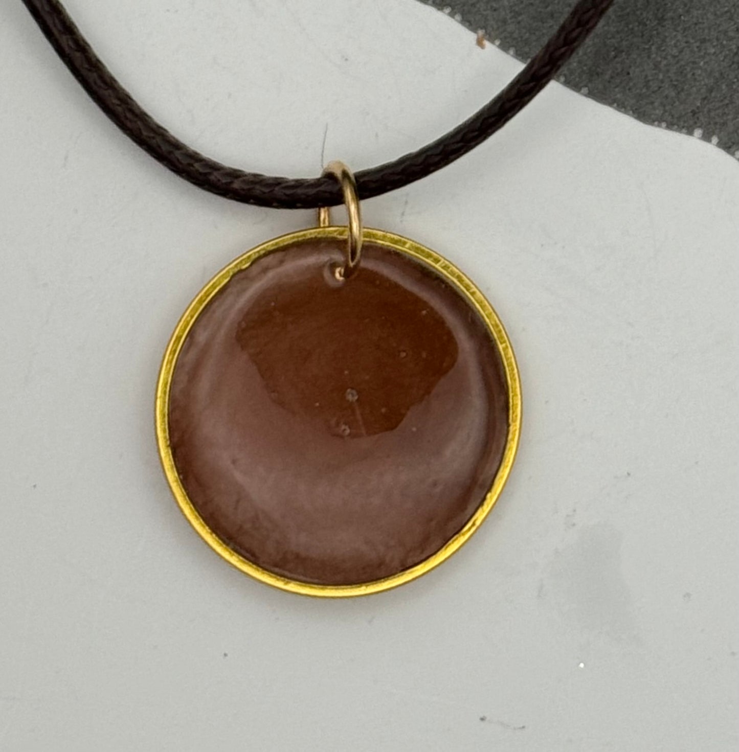 Round pendant
