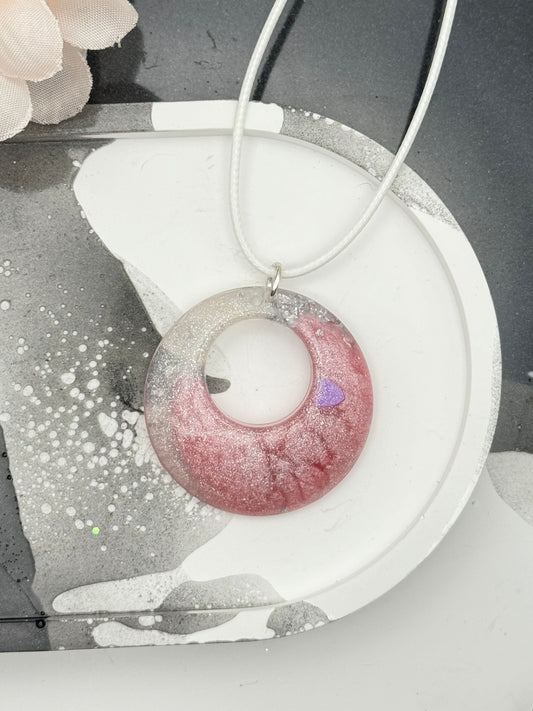 Circle pendant with glitter