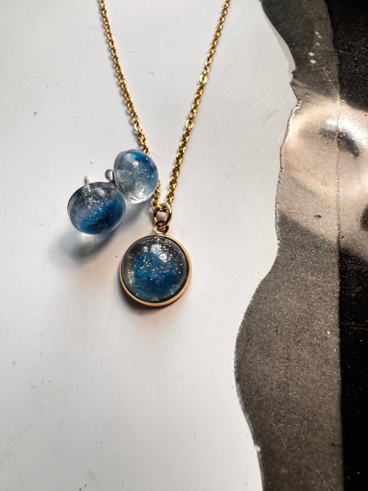 Blue & white dazzle set